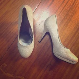 4/$20.00 Bundle your items now!!!